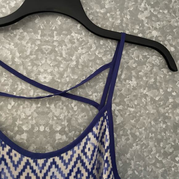 Princess Vera Wang Blue Geometric Print Strappy Tank Top - Size Medium - Sheer - Picture 5 of 6